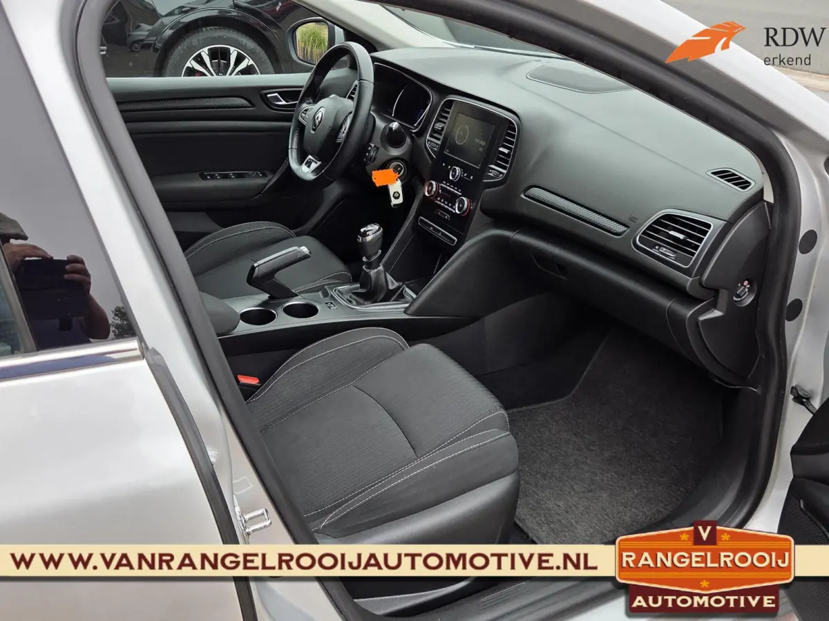1.3 TCe Zen, trekhaak, clima, cruise, navi, carplay