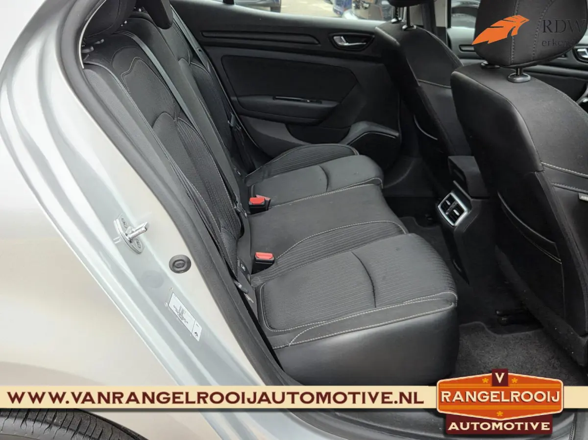 1.3 TCe Zen, trekhaak, clima, cruise, navi, carplay