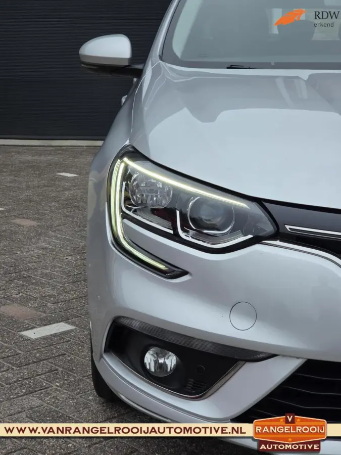 1.3 TCe Zen, trekhaak, clima, cruise, navi, carplay
