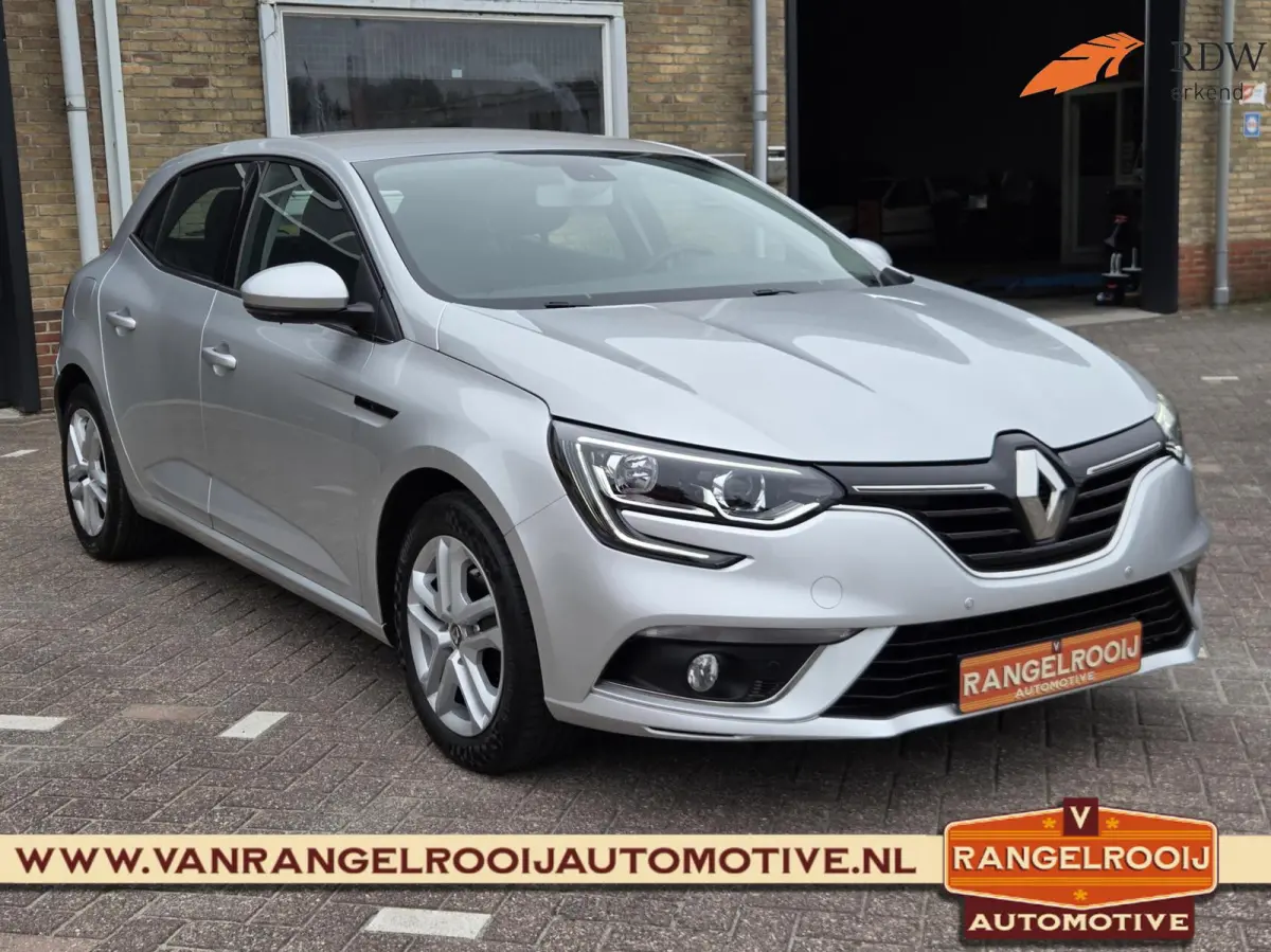 1.3 TCe Zen, trekhaak, clima, cruise, navi, carplay