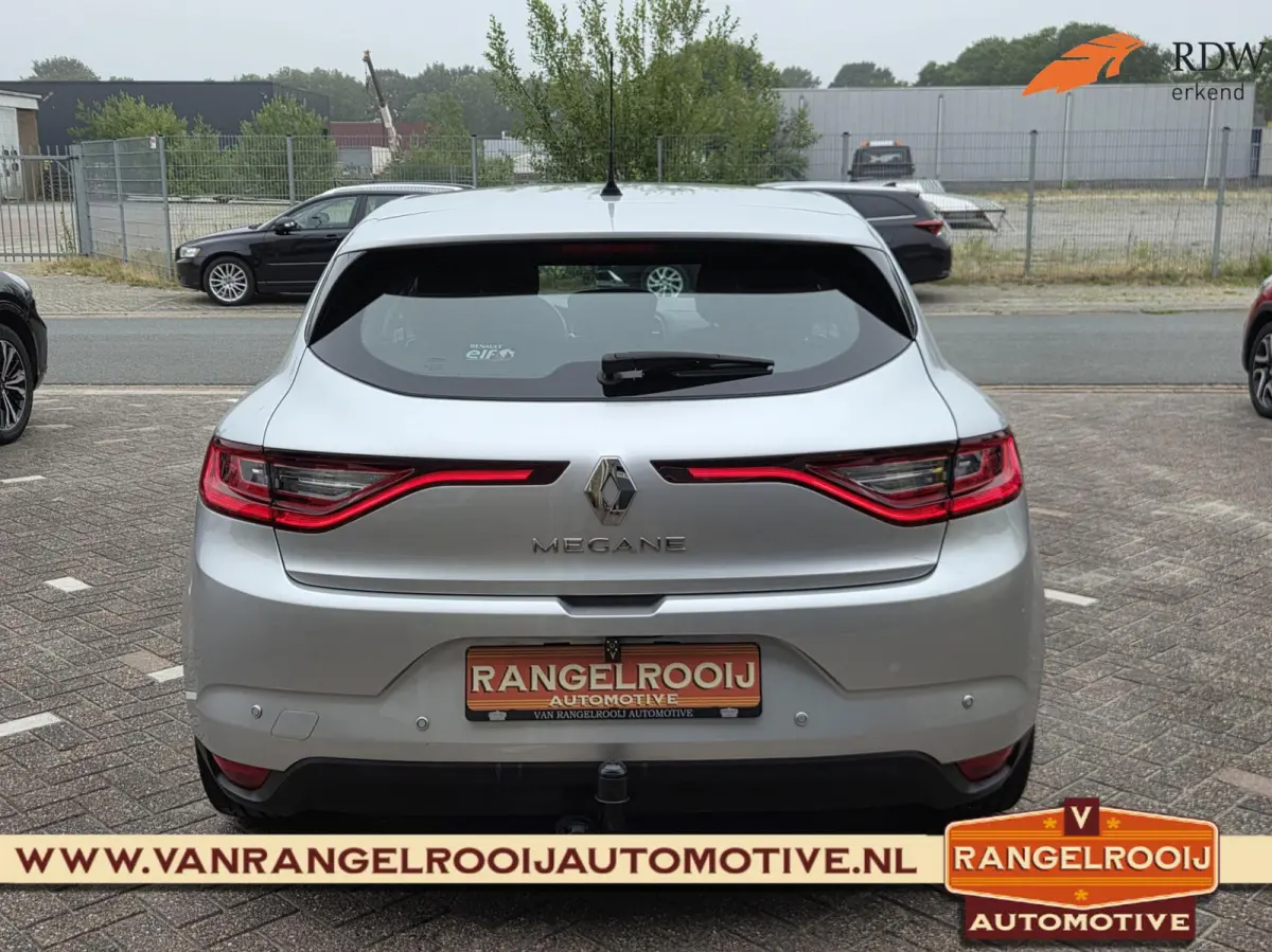 1.3 TCe Zen, trekhaak, clima, cruise, navi, carplay