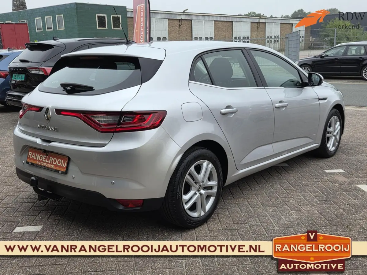 1.3 TCe Zen, trekhaak, clima, cruise, navi, carplay