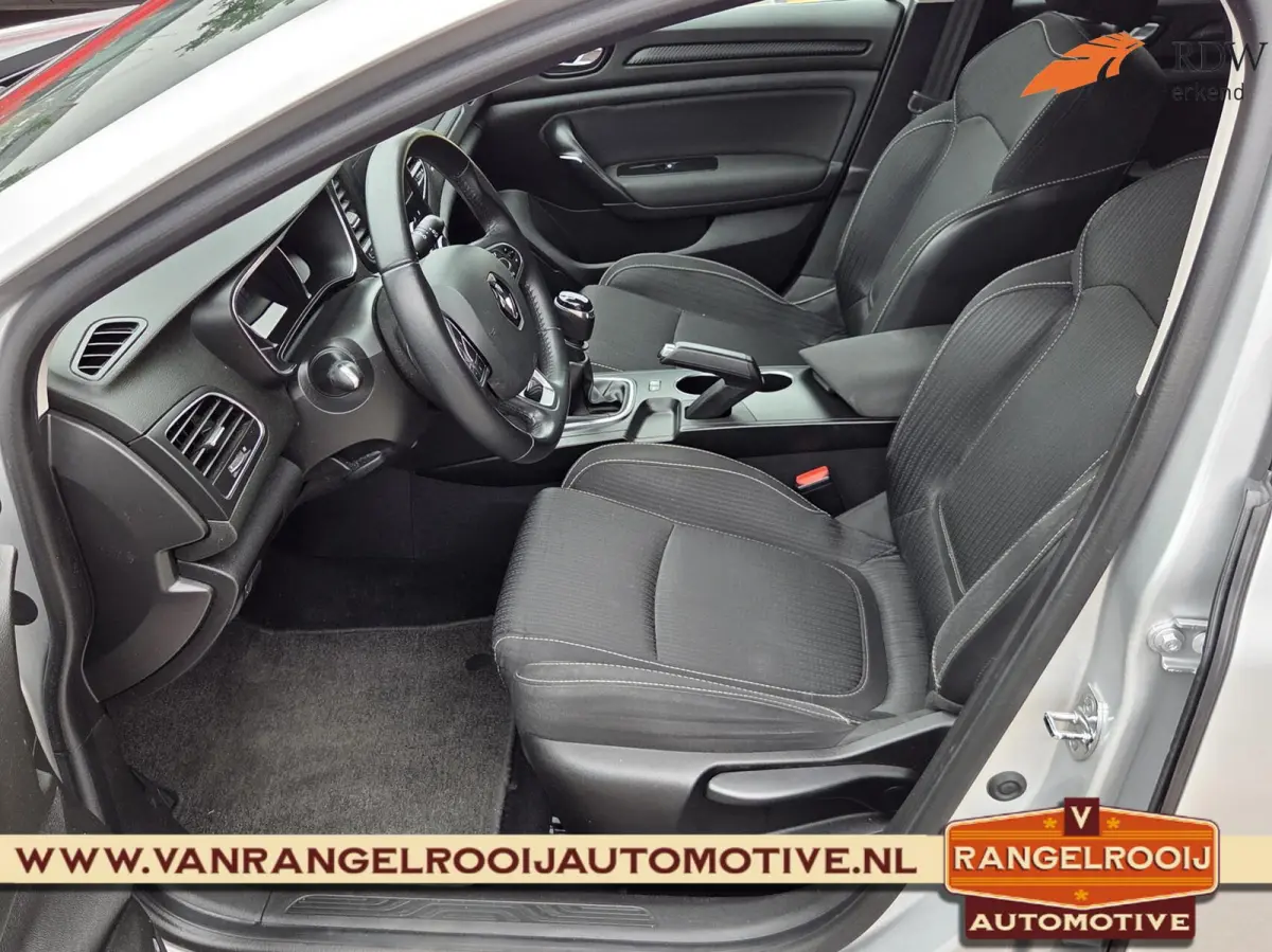 1.3 TCe Zen, trekhaak, clima, cruise, navi, carplay