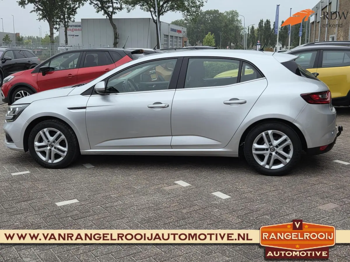 1.3 TCe Zen, trekhaak, clima, cruise, navi, carplay