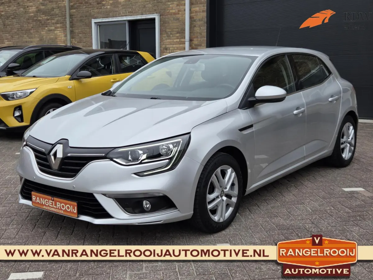 1.3 TCe Zen, trekhaak, clima, cruise, navi, carplay