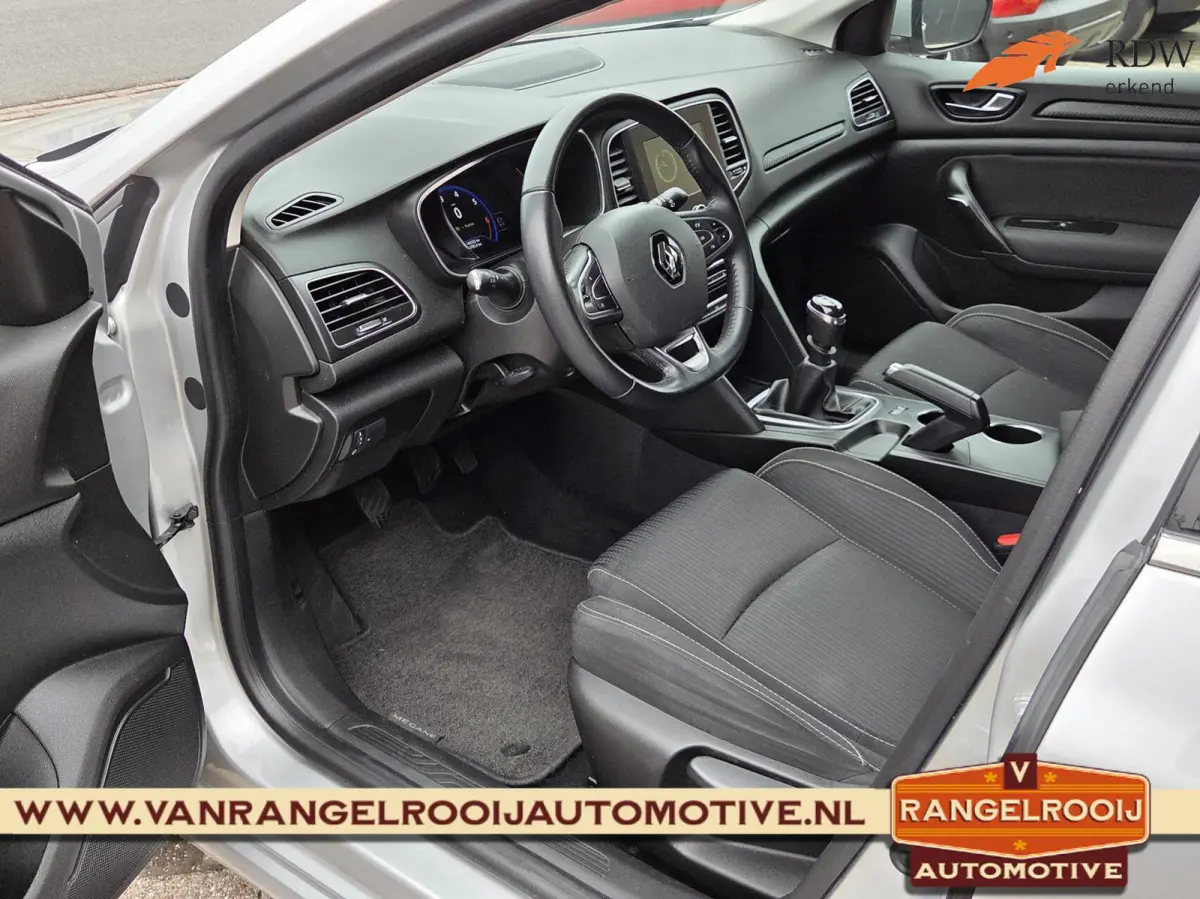 1.3 TCe Zen, trekhaak, clima, cruise, navi, carplay