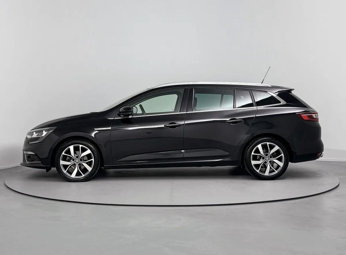 1.2 TCe Bose Airco | Apple Carplay | Android Auto | Achteruitrijcamera | Bose Geluidsinstallatie | Bluetooth | Cruise Control |  Dakrails | Lederen Stuurwiel | Lederen/Stof Bekleding | Licht
