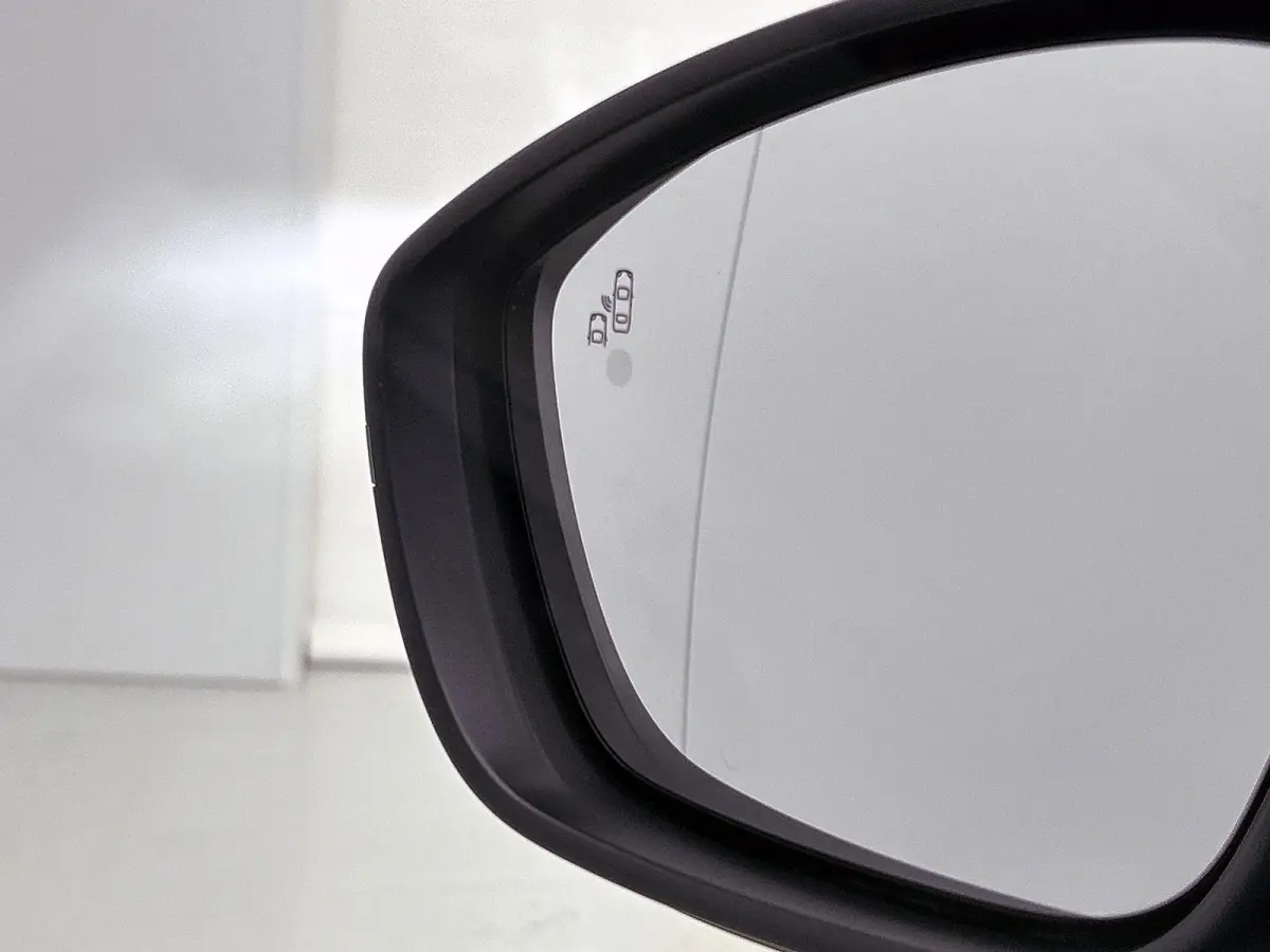 SUV La Prima Hybrid 145 pk Automaat | Navigatie | Achteruitrijcamera | Voorstoelen Verwarmd | Kunstlederen Bekleding | Elektrische Achterklep met Sensor | LED Koplampen | Dodehoek Detectie |
