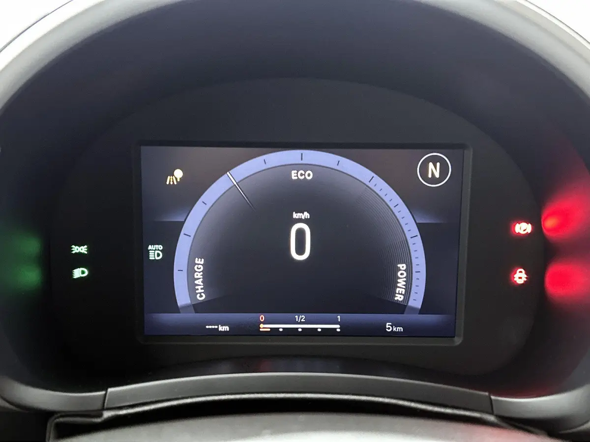 SUV La Prima Hybrid 145 pk Automaat | Navigatie | Achteruitrijcamera | Voorstoelen Verwarmd | Kunstlederen Bekleding | Elektrische Achterklep met Sensor | LED Koplampen | Dodehoek Detectie |