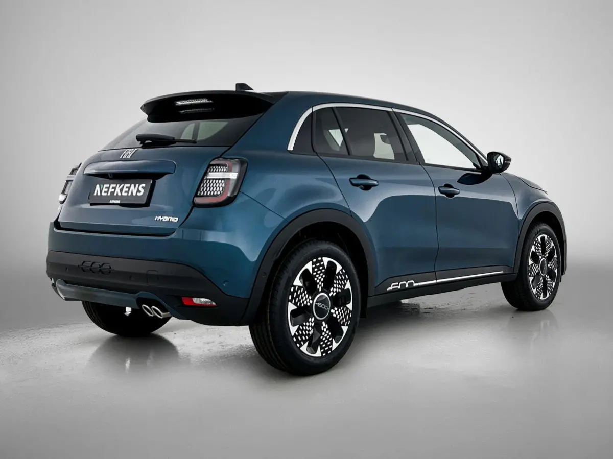SUV La Prima Hybrid 145 pk Automaat | Navigatie | Achteruitrijcamera | Voorstoelen Verwarmd | Kunstlederen Bekleding | Elektrische Achterklep met Sensor | LED Koplampen | Dodehoek Detectie |