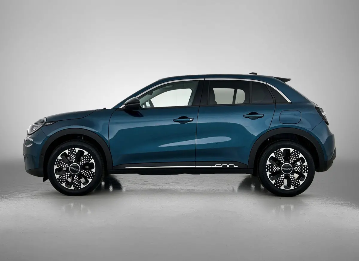 SUV La Prima Hybrid 145 pk Automaat | Navigatie | Achteruitrijcamera | Voorstoelen Verwarmd | Kunstlederen Bekleding | Elektrische Achterklep met Sensor | LED Koplampen | Dodehoek Detectie |