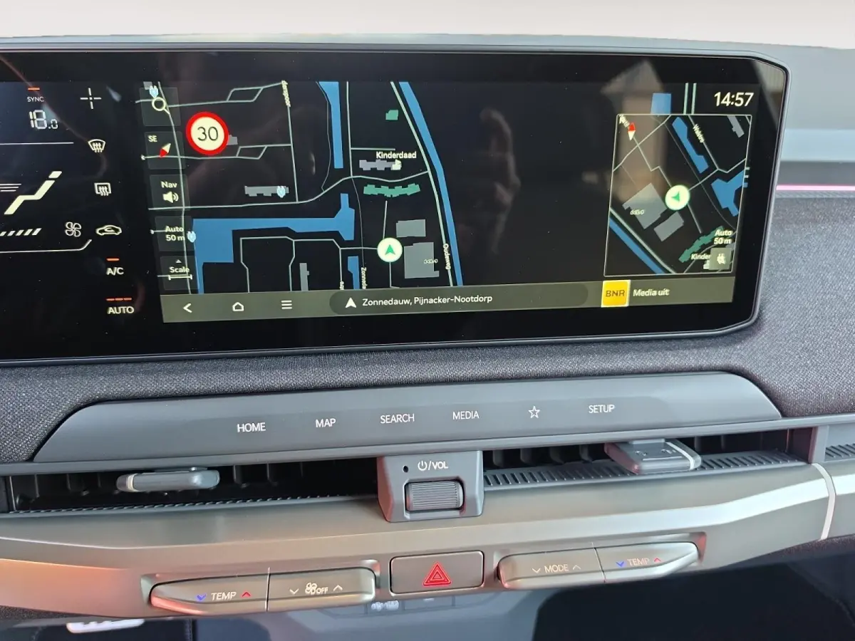 GT-Line Business Edition 81.4 kWh | Navigatie | Stoel + Stuur verwarming | Navigatie | Climate control | Parkeer camera achter