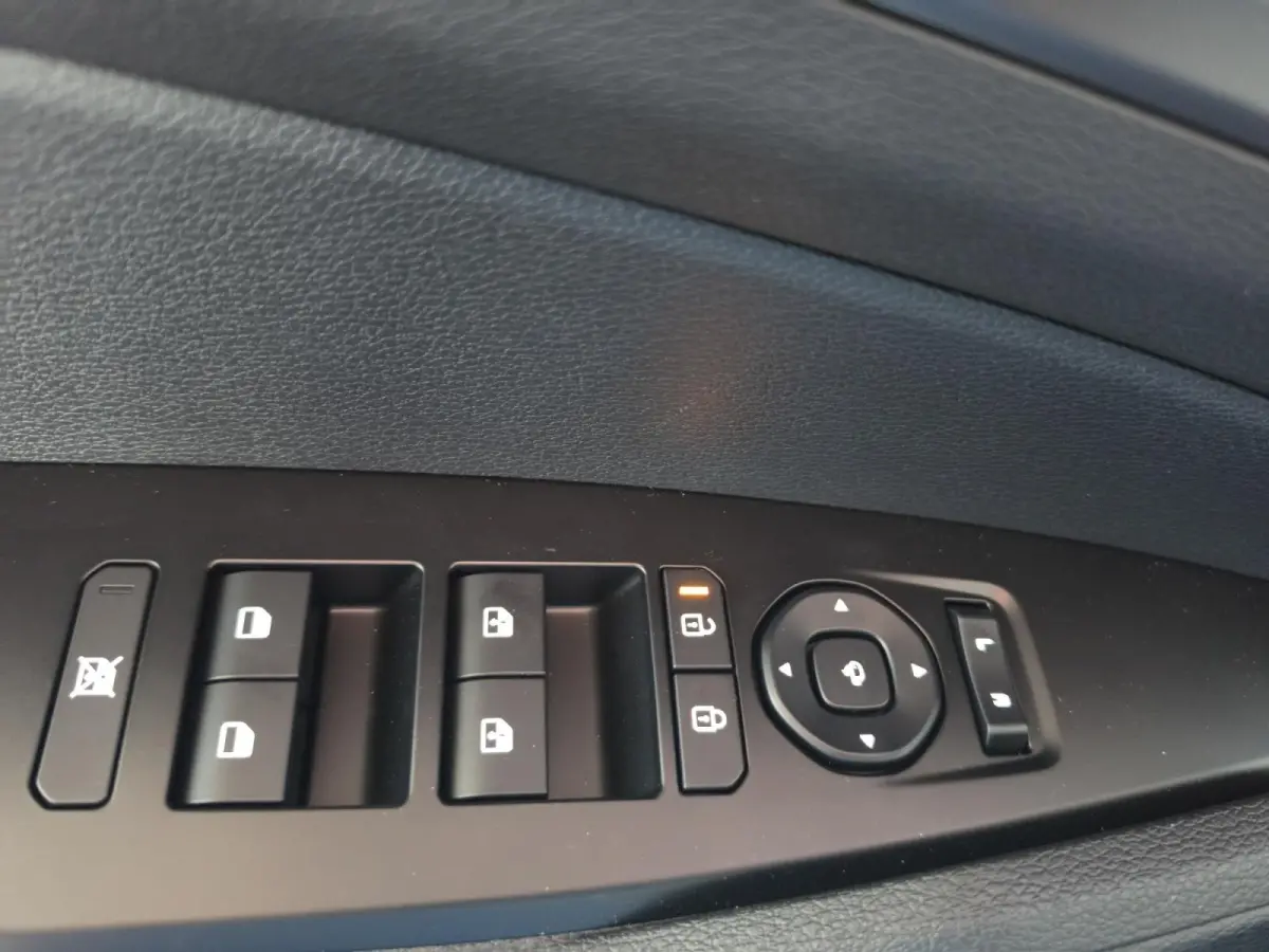 1.6 T-GDi Hybrid DynamicPlusLine | Stoel + Stuur verwarming | Navigatie | Climate control | Schuif/kantel dak | Elektrische achter klep