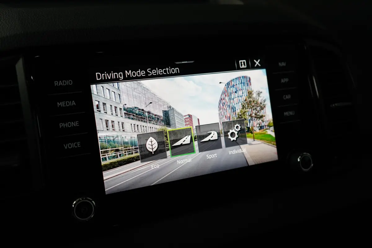 1.5 TSI 150PK DSG-7 Sportline PANORAMADAK | NAVIGATIE | STOELVERW. | 360 CAMERA | 19 INCH | STOEL + STUURVERW.