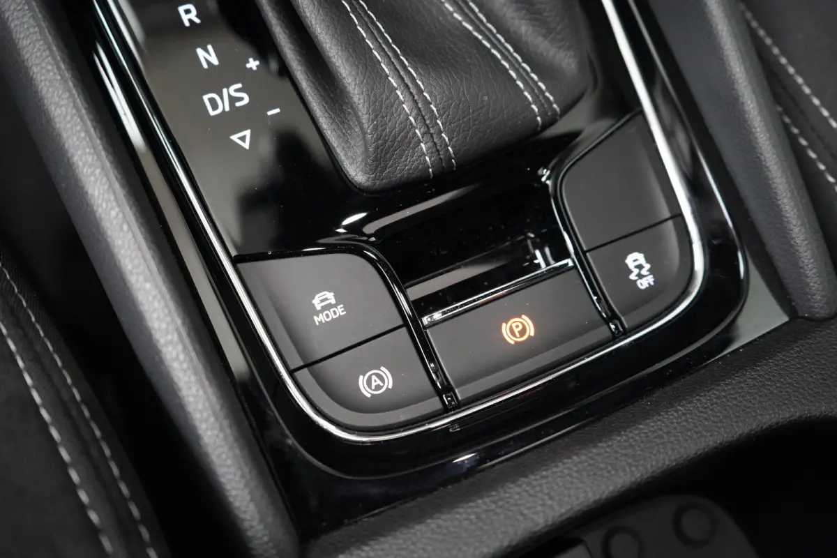 1.5 TSI 150PK DSG-7 Sportline PANORAMADAK | NAVIGATIE | STOELVERW. | 360 CAMERA | 19 INCH | STOEL + STUURVERW.