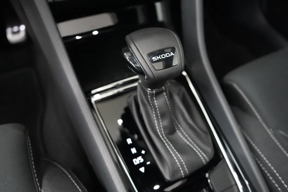 1.5 TSI 150PK DSG-7 Sportline PANORAMADAK | NAVIGATIE | STOELVERW. | 360 CAMERA | 19 INCH | STOEL + STUURVERW.