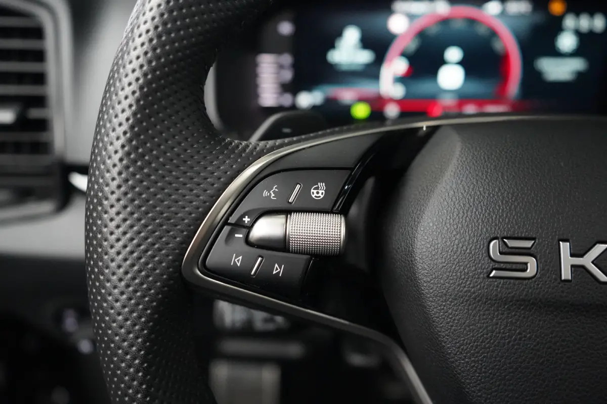 1.5 TSI 150PK DSG-7 Sportline PANORAMADAK | NAVIGATIE | STOELVERW. | 360 CAMERA | 19 INCH | STOEL + STUURVERW.