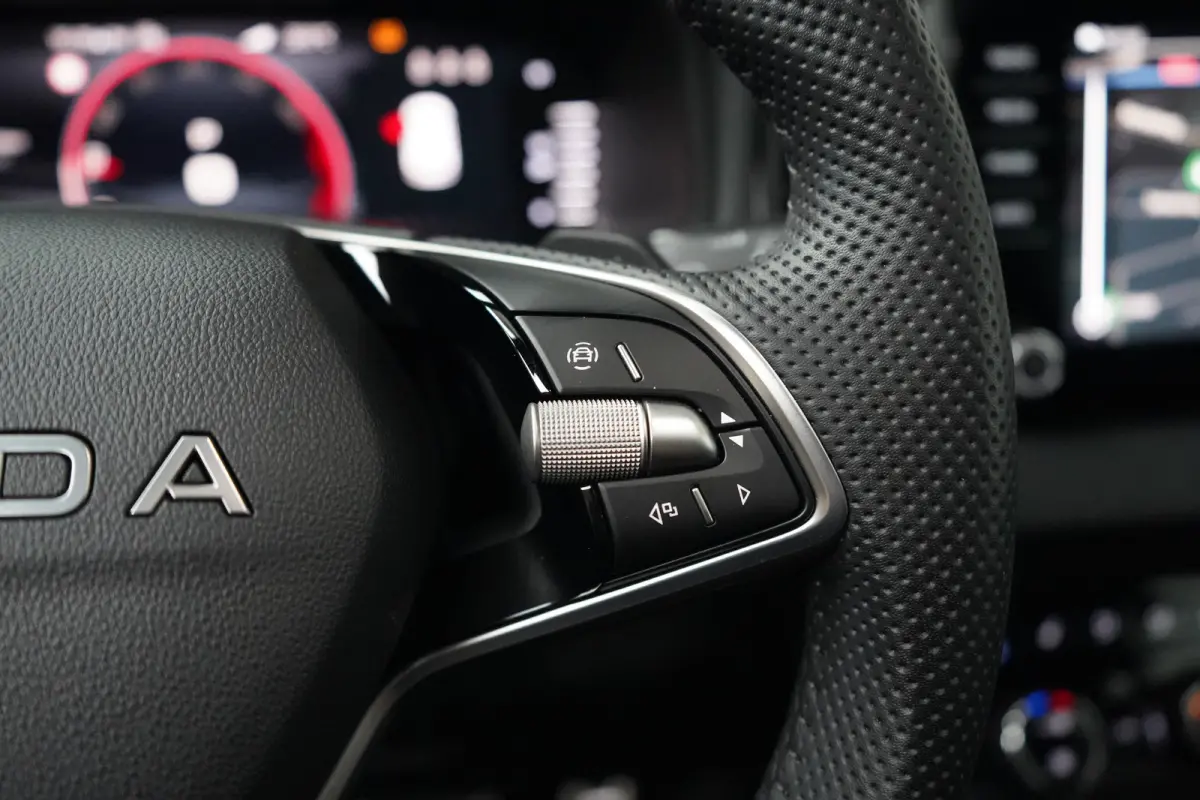 1.5 TSI 150PK DSG-7 Sportline PANORAMADAK | NAVIGATIE | STOELVERW. | 360 CAMERA | 19 INCH | STOEL + STUURVERW.
