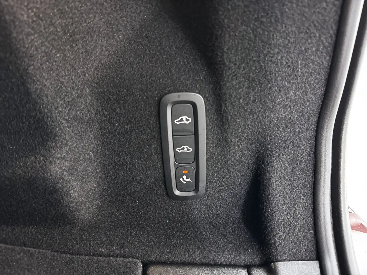 T8 Plug-in hybrid AWD Ultra Dark | Panoramadak | 360° camera | Bowers & WIlkins | Luchtvering | Head-up display | Stoelventilatie | Trekhaak