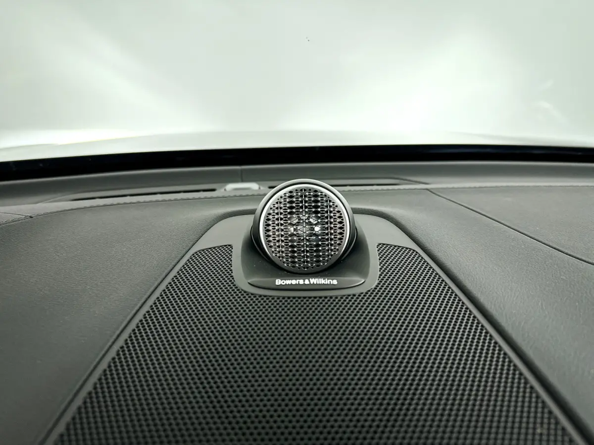 T8 Plug-in hybrid AWD Ultra Dark | Panoramadak | 360° camera | Bowers & WIlkins | Luchtvering | Head-up display | Stoelventilatie | Trekhaak