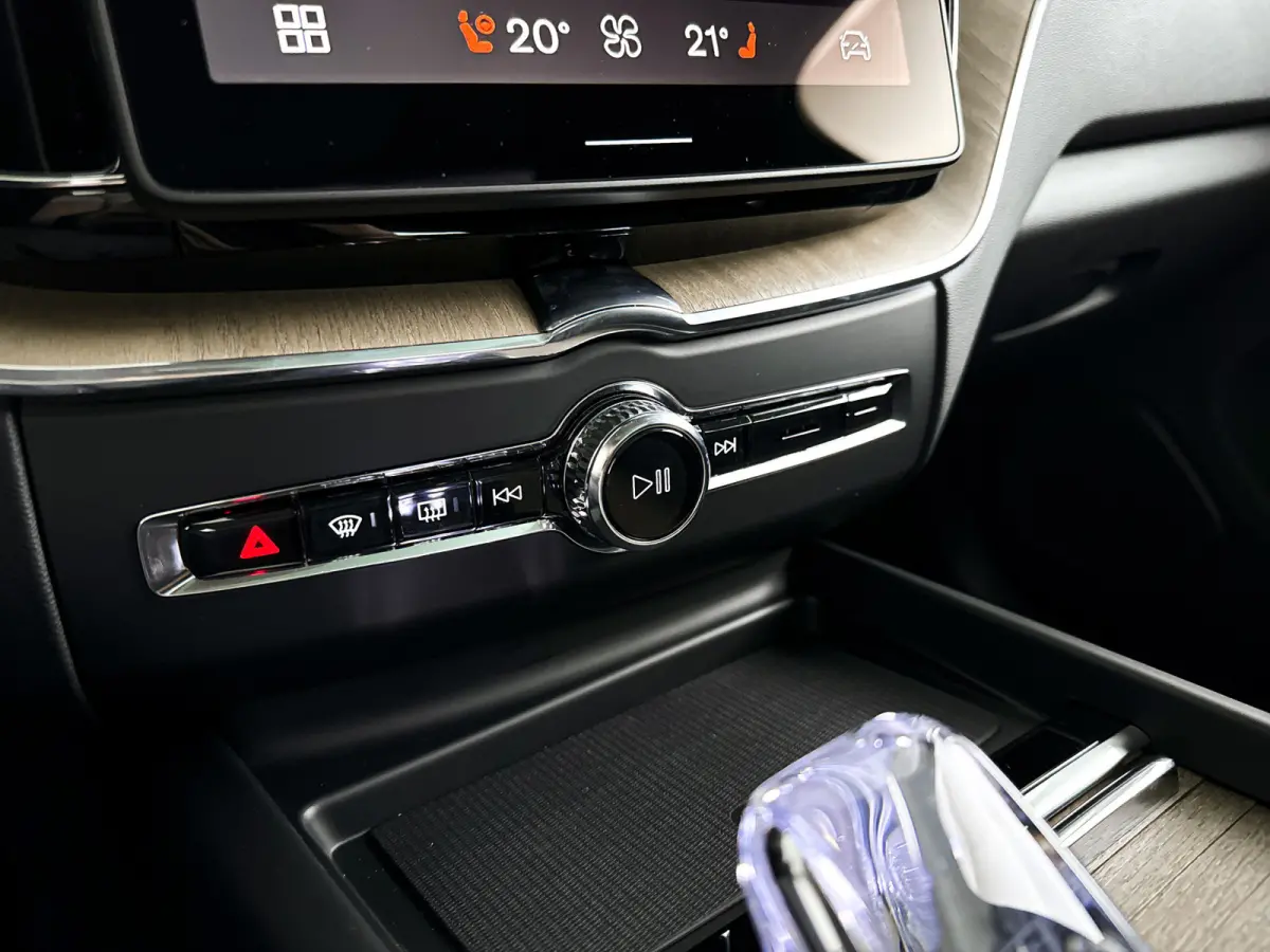 T8 Plug-in hybrid AWD Ultra Dark | Panoramadak | 360° camera | Bowers & WIlkins | Luchtvering | Head-up display | Stoelventilatie | Trekhaak