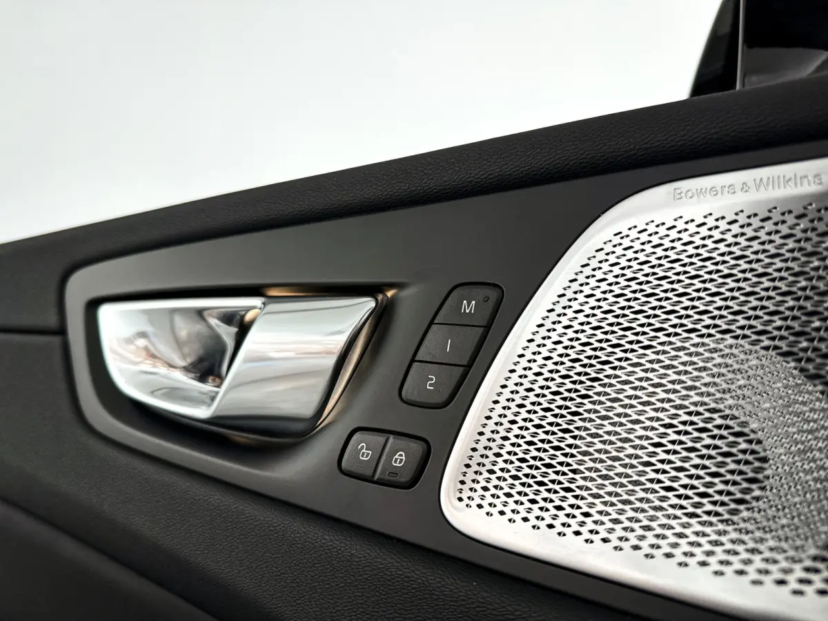 T8 Plug-in hybrid AWD Ultra Dark | Panoramadak | 360° camera | Bowers & WIlkins | Luchtvering | Head-up display | Stoelventilatie | Trekhaak
