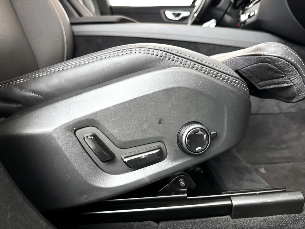 T8 Plug-in hybrid AWD Ultra Dark | Panoramadak | 360° camera | Bowers & WIlkins | Luchtvering | Head-up display | Stoelventilatie | Trekhaak