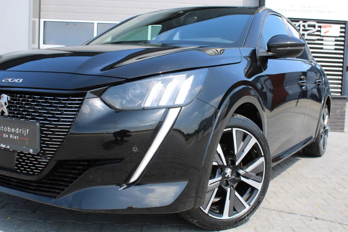 1.2 PURETECH|GT-Line|LEDER|VIRTUAL|17''LM|ACC|CRUISE|AIRCO|NAVI