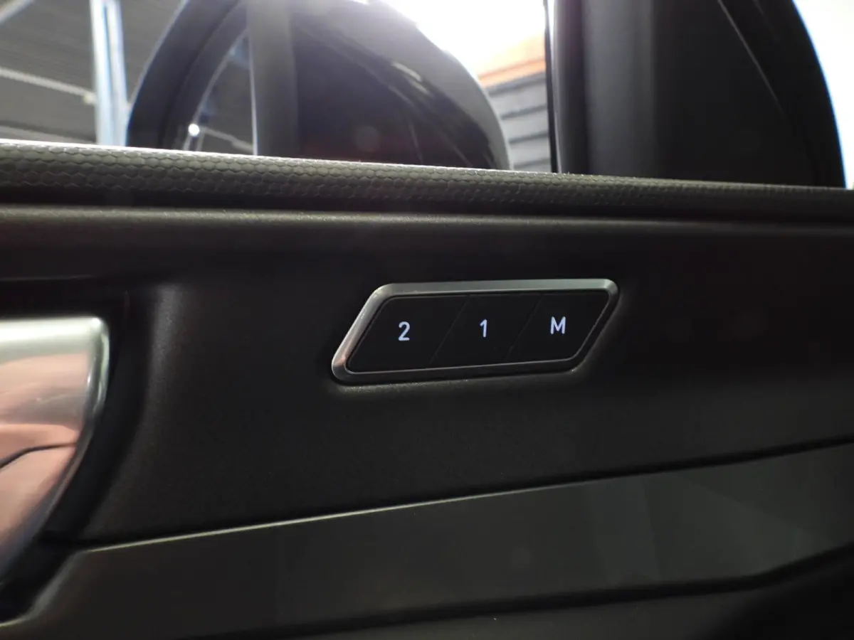 1.5 PHEV BlackLine ZWARTE HEMEL/360CAM/SCHUIFDAK/LED/20"LMV!