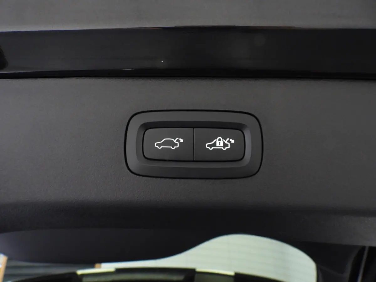1.5 PHEV BlackLine ZWARTE HEMEL/360CAM/SCHUIFDAK/LED/20"LMV!