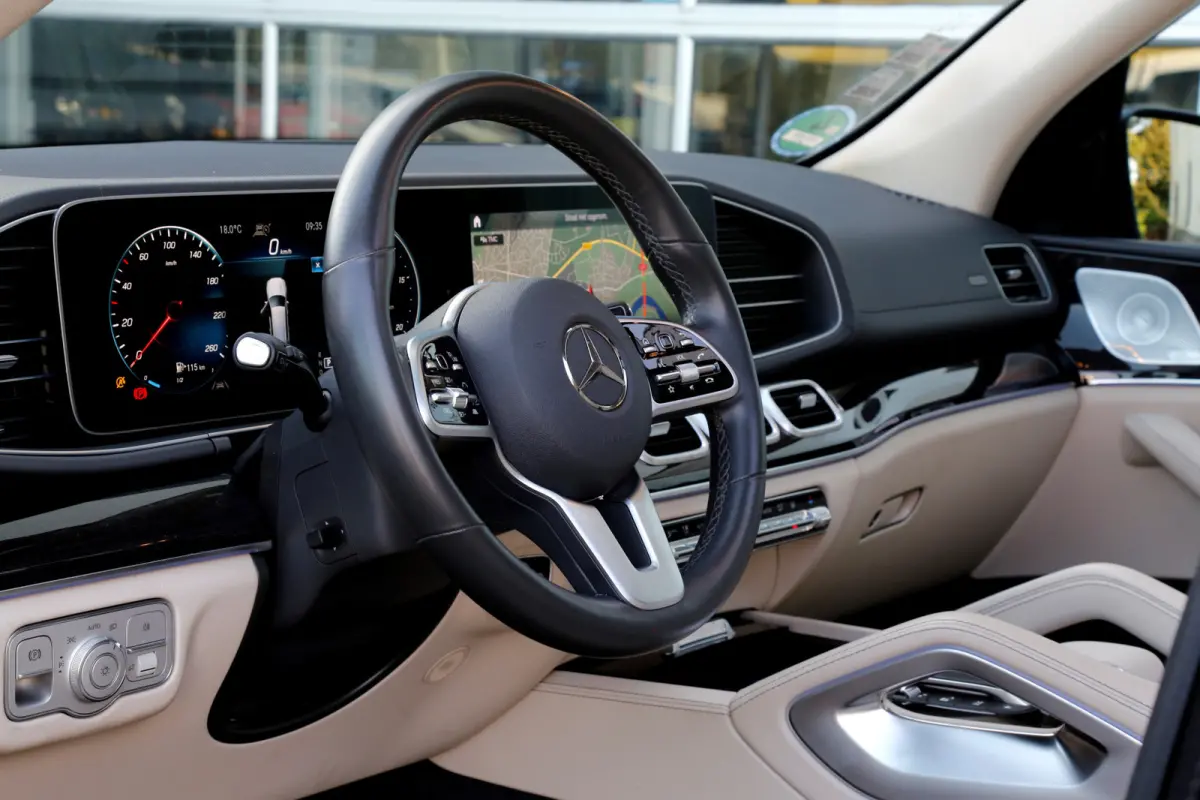 350d 4MATIC 9-G 7P Aut.*Incl. BTW*Perfect MB Onderh.*Luchtvering/Panodak/ACC/Burmester/Sfeerverl./Apple Carplay-Android/360/DAB/Massage/Stoelverw.V+A//Standkachel/Dodehoek/Rijstrook/LED/Keyl