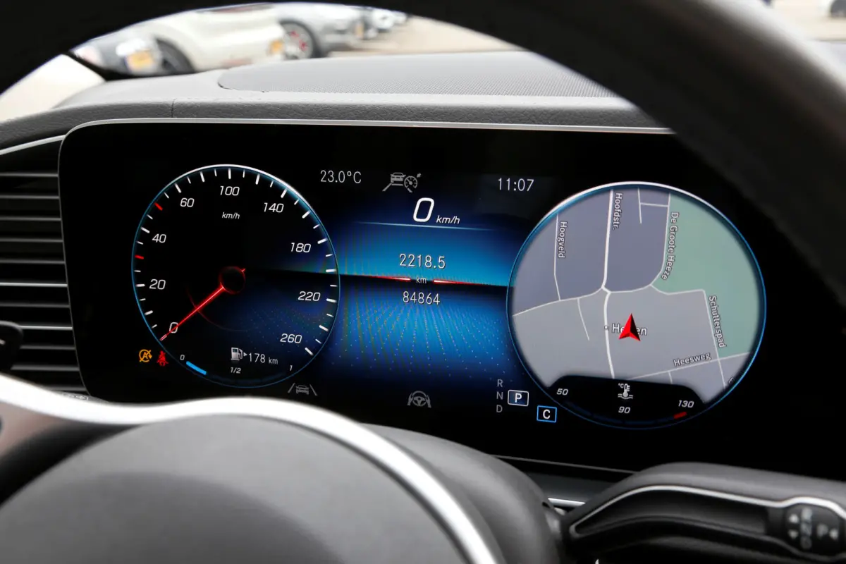 350d 4MATIC 9-G 7P Aut.*Incl. BTW*Perfect MB Onderh.*Luchtvering/Panodak/ACC/Burmester/Sfeerverl./Apple Carplay-Android/360/DAB/Massage/Stoelverw.V+A//Standkachel/Dodehoek/Rijstrook/LED/Keyl