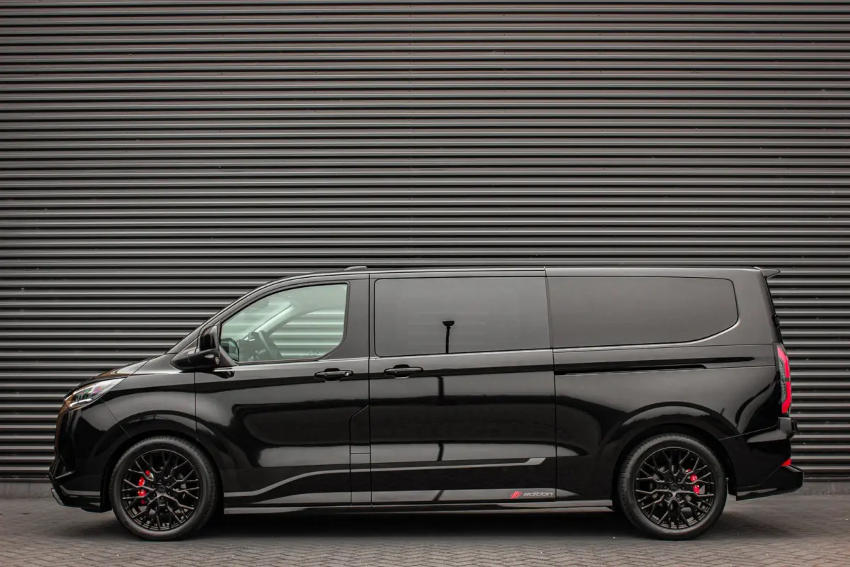 Cust. 320 L2H1 Sport 71 kWh DC DUBBEL CABINE / JB-EDITON / CAMERA / 370KM RANGE / APPLE CARPLAY DRIVERS-PACK /FULL