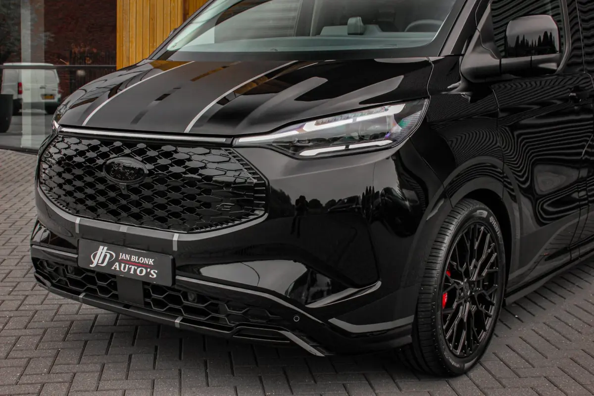 Cust. 320 L2H1 Sport 71 kWh DC DUBBEL CABINE / JB-EDITON / CAMERA / 370KM RANGE / APPLE CARPLAY DRIVERS-PACK /FULL