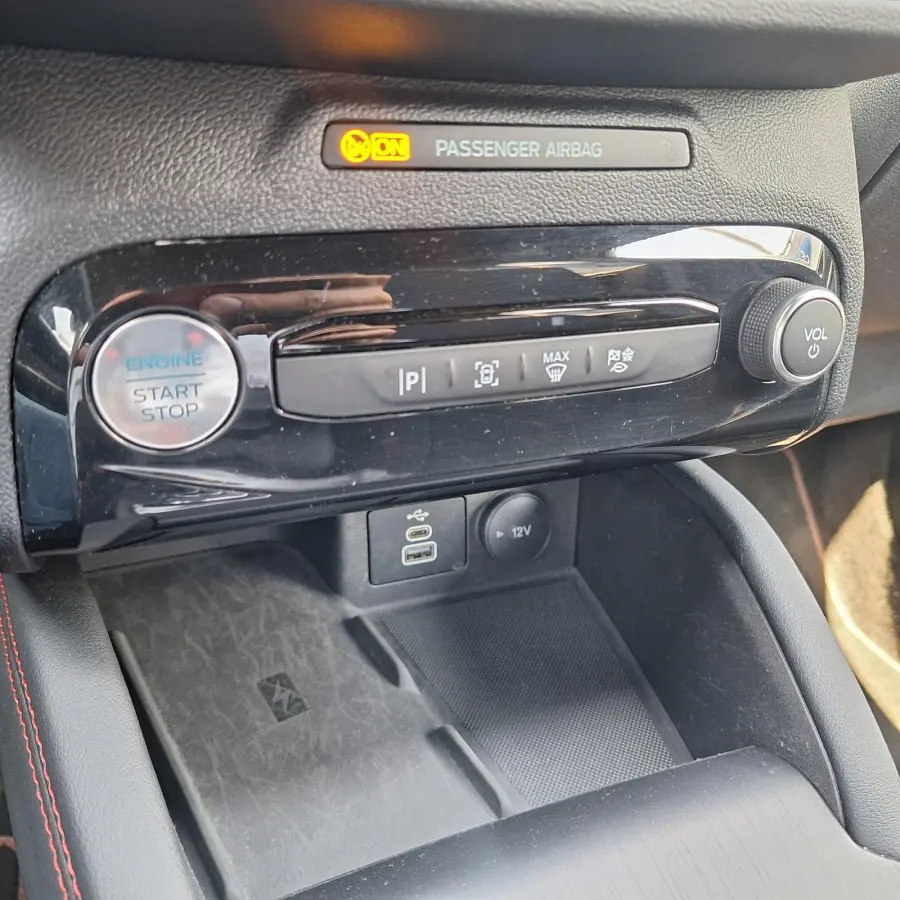 2.5 PHEV ST-Line Nieuw Model! | Draadloos Laden | Cruise Control | Achteruitrijcamera | Camera | Climate Control | Draadloze Carplay/Android Auto |