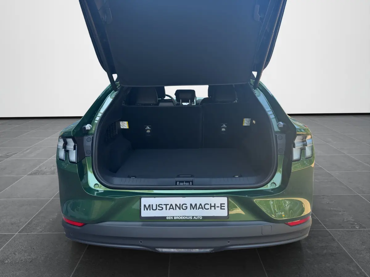 Standard Range 73 kWh 268pk | pano | technology pack | Winterpack |