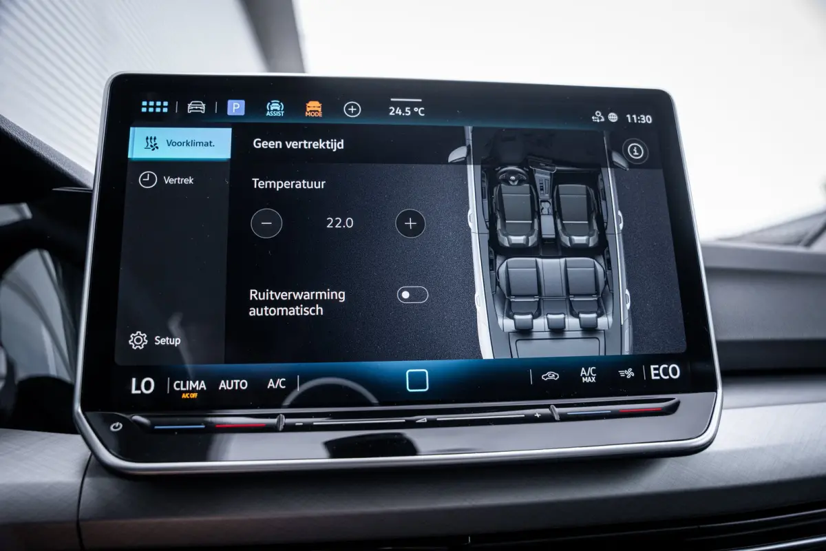 Life Edition eHybrid | 'App-Connect' draadloze smartphone integratie | Achterbank in ongelijke delen neerklapbaar incl. middenarmsteun en doorlaadmogelijkheid | Achterlichten LED
