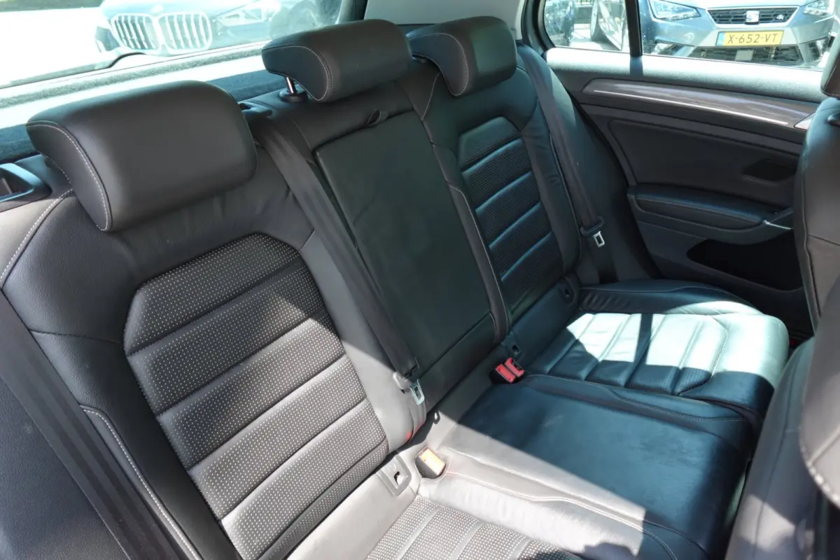 1.6 TDI Highline R-Line PANO ACC CAMERA VOL