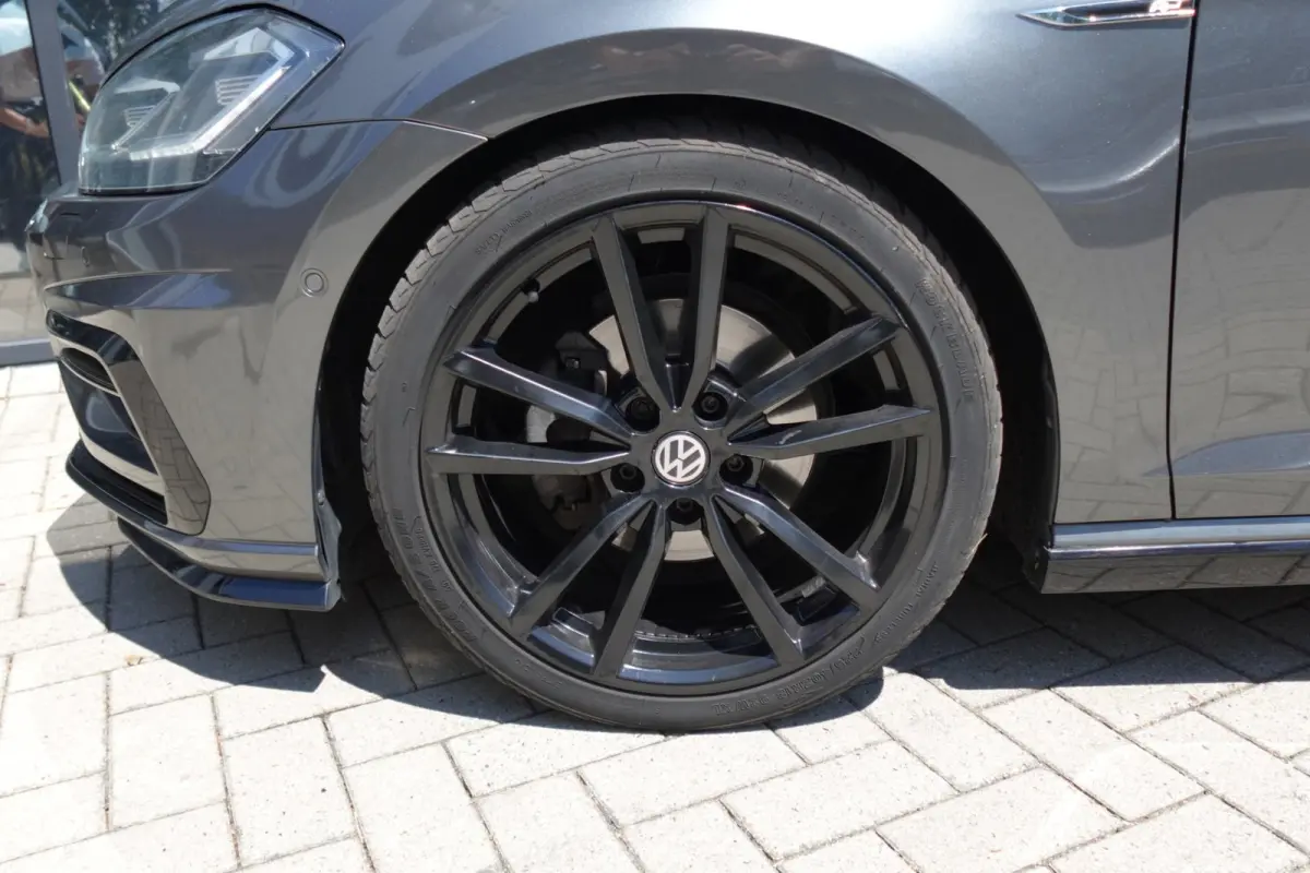1.6 TDI Highline R-Line PANO ACC CAMERA VOL