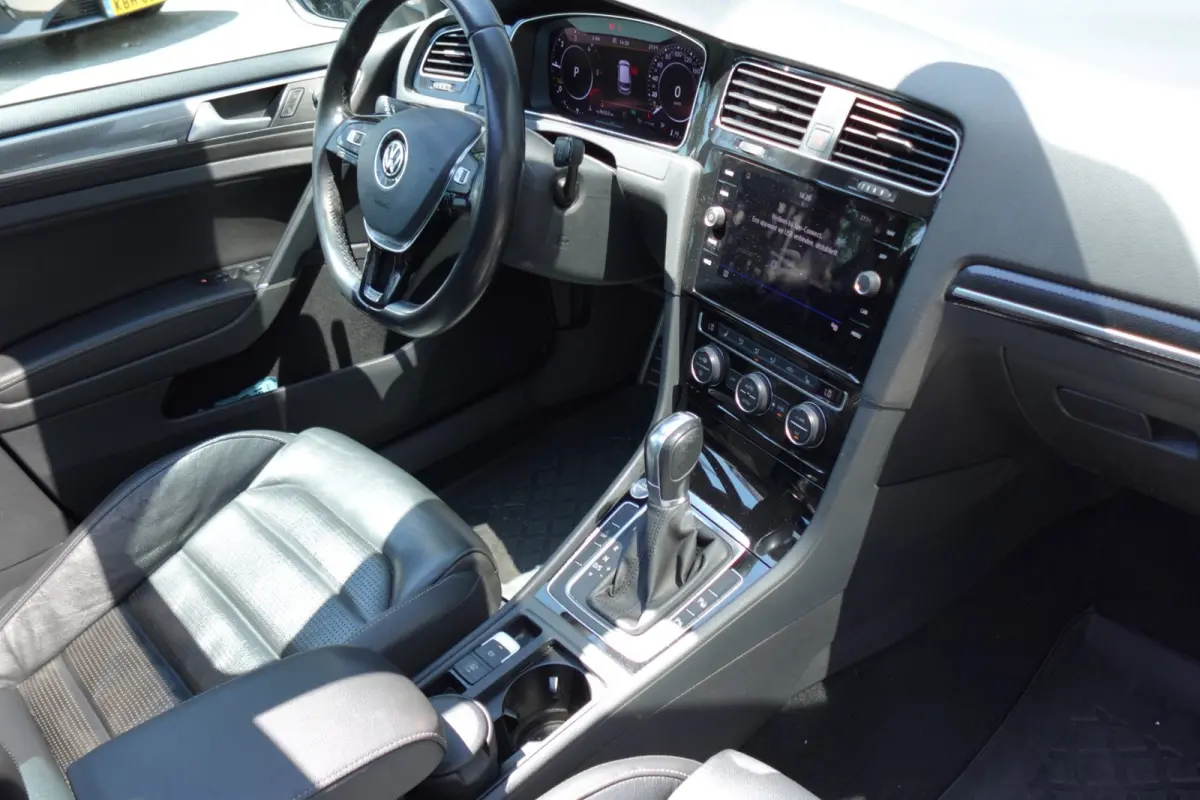 1.6 TDI Highline R-Line PANO ACC CAMERA VOL