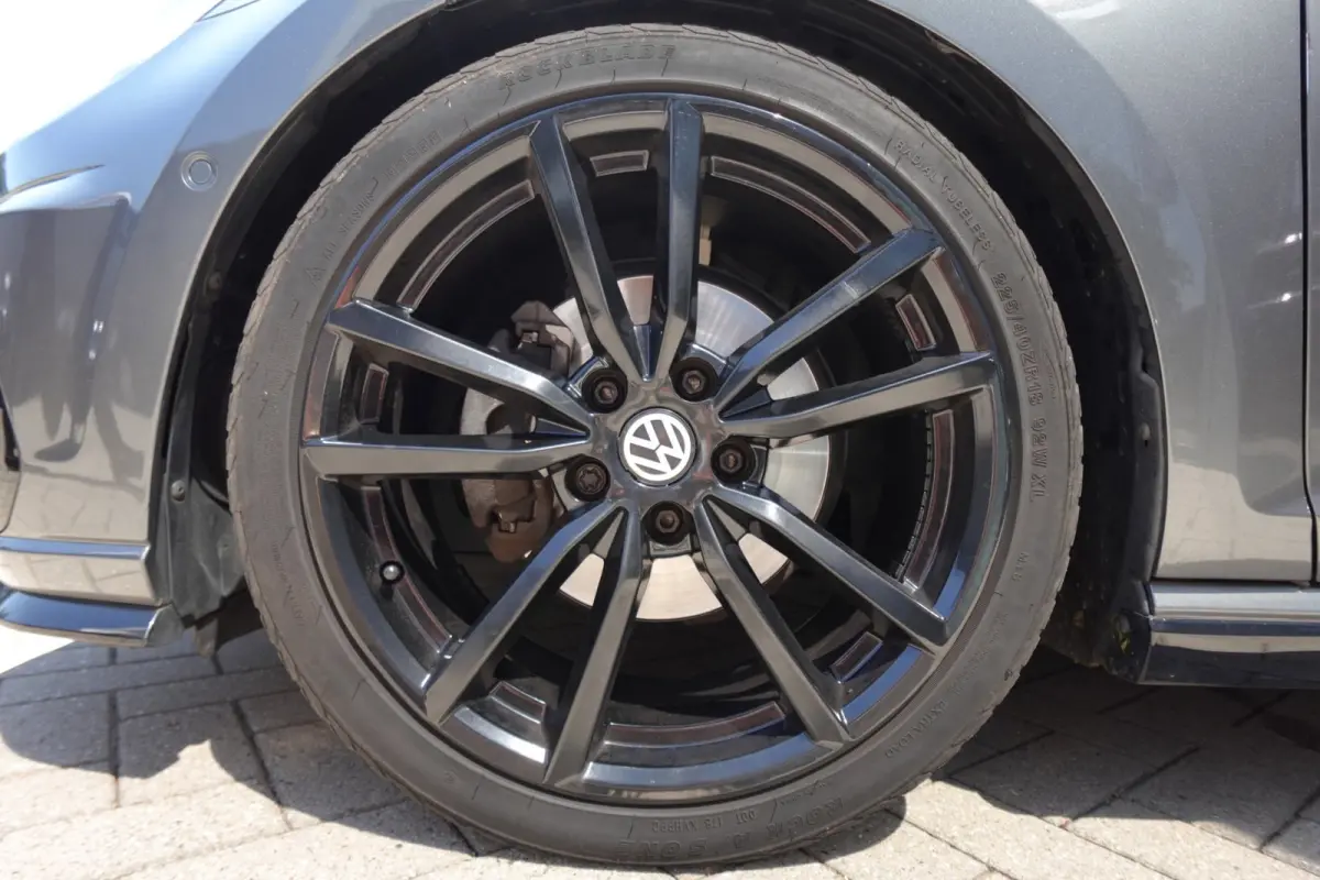 1.6 TDI Highline R-Line PANO ACC CAMERA VOL