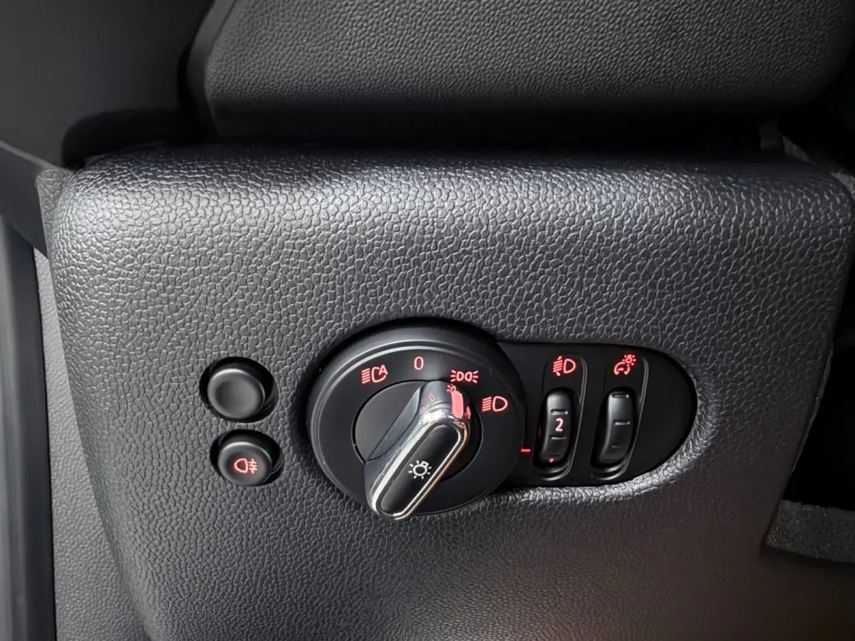 1.5 Cooper Camden BLACK-EDITION 136PK NAVI/CARPLAY/LED/DAB/ECC/PDC/CRUISE///