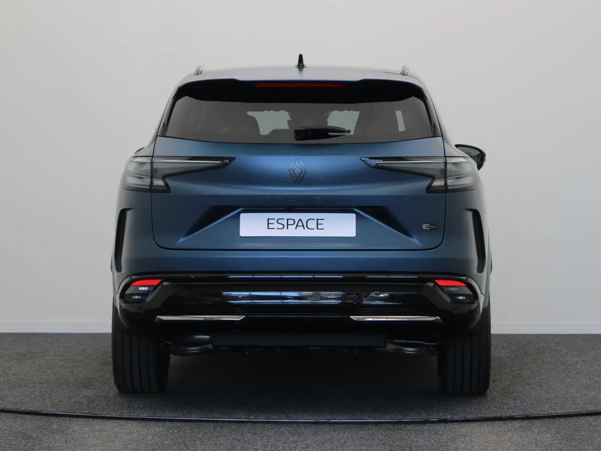 E-Tech full hybrid 200pk esprit Alpine 5p. | Vijf jaar garantie | 4Control | Elek. bedienbare achterklep | Gelamineerde zijramen |