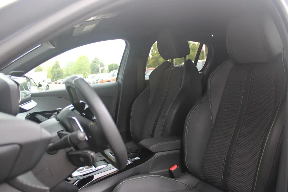 1.2 Hybrid 145PK AUTOMAAT GT | CAMERA VOOR + ACHTER | NAVIGATIE | DRAADLOZE APPLE CARPLAY/ANDROID AUTO | FULL LED KOPLAMPEN | LICHTMETALEN VELGEN 17" | DODEHOEK DETECTIE | DRAADLOZE TELEFOON
