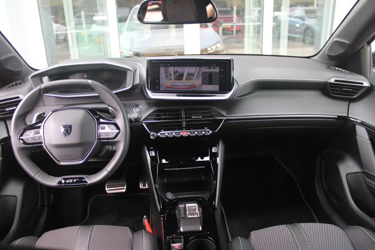 1.2 Hybrid 145PK AUTOMAAT GT | CAMERA VOOR + ACHTER | NAVIGATIE | DRAADLOZE APPLE CARPLAY/ANDROID AUTO | FULL LED KOPLAMPEN | LICHTMETALEN VELGEN 17" | DODEHOEK DETECTIE | DRAADLOZE TELEFOON