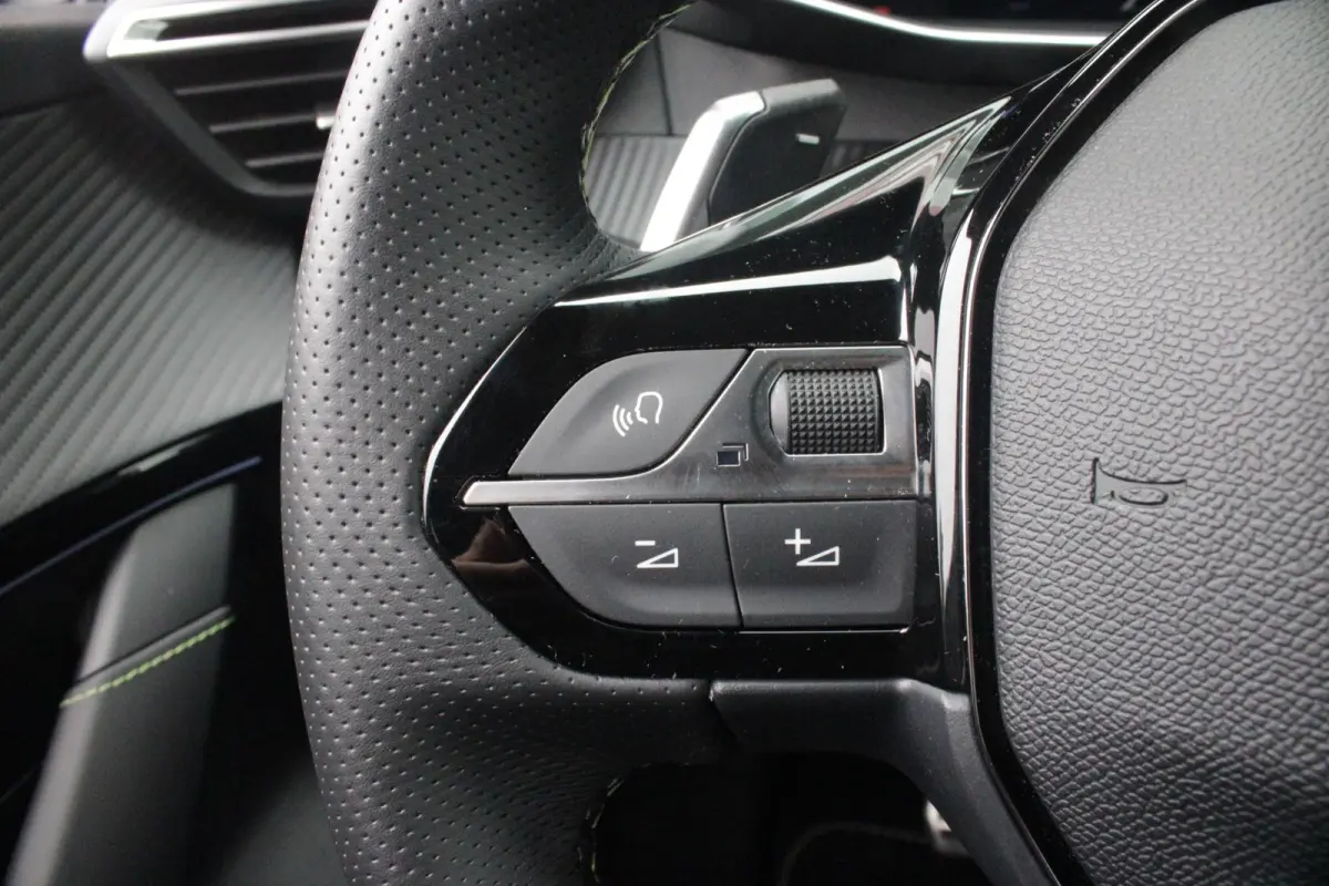 1.2 Hybrid 145PK AUTOMAAT GT | CAMERA VOOR + ACHTER | NAVIGATIE | DRAADLOZE APPLE CARPLAY/ANDROID AUTO | FULL LED KOPLAMPEN | LICHTMETALEN VELGEN 17" | DODEHOEK DETECTIE | DRAADLOZE TELEFOON