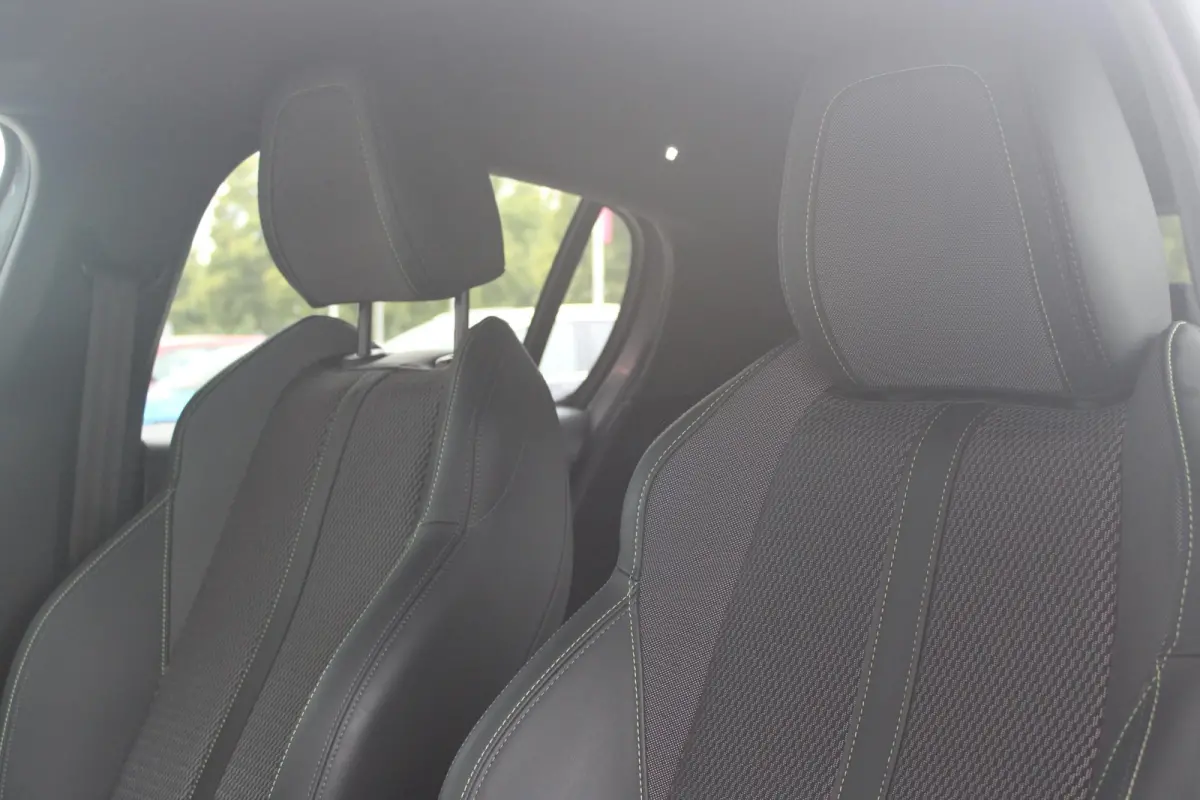 1.2 Hybrid 145PK AUTOMAAT GT | CAMERA VOOR + ACHTER | NAVIGATIE | DRAADLOZE APPLE CARPLAY/ANDROID AUTO | FULL LED KOPLAMPEN | LICHTMETALEN VELGEN 17" | DODEHOEK DETECTIE | DRAADLOZE TELEFOON