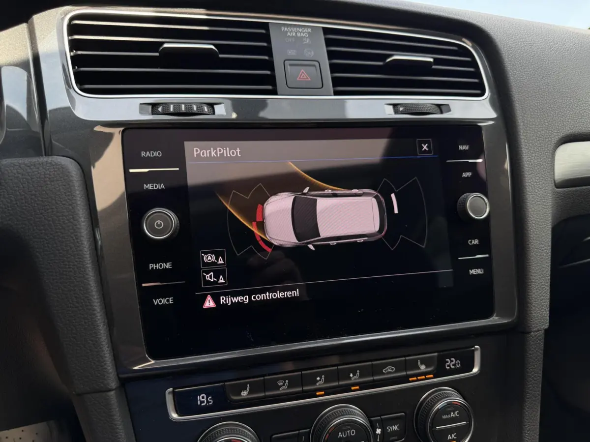 1.5 TSI R-Line | Panorama | Full LED | CarPlay | Adaptive Cruise | Navigatie | Climate