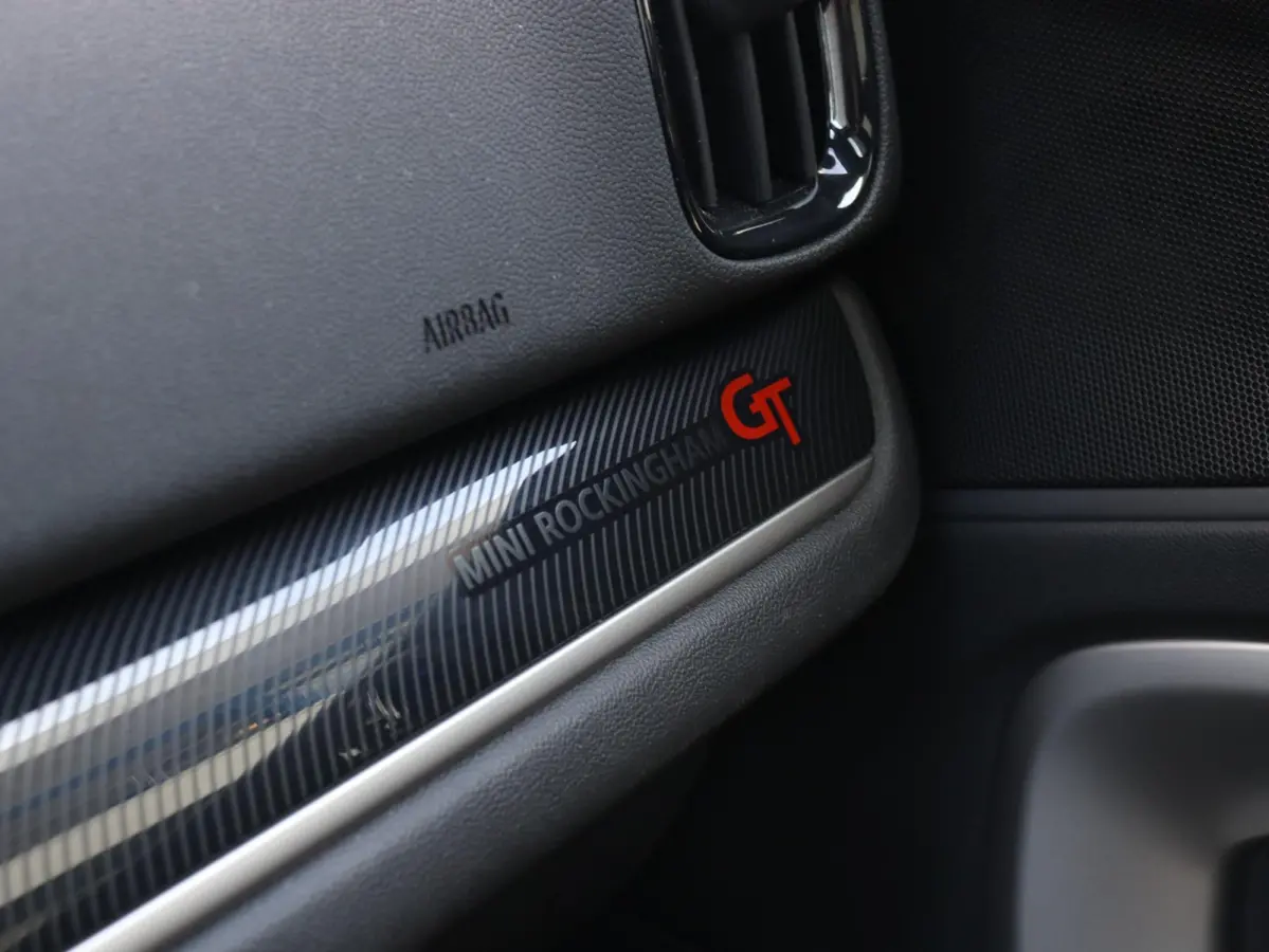 Cooper S | Rockingham GT Edition | John Cooper Works | Panodak | Harman Kardon | Head-Up | Elektr. Stoelen | Comfort Access | Apple Carplay | 19'' LMV