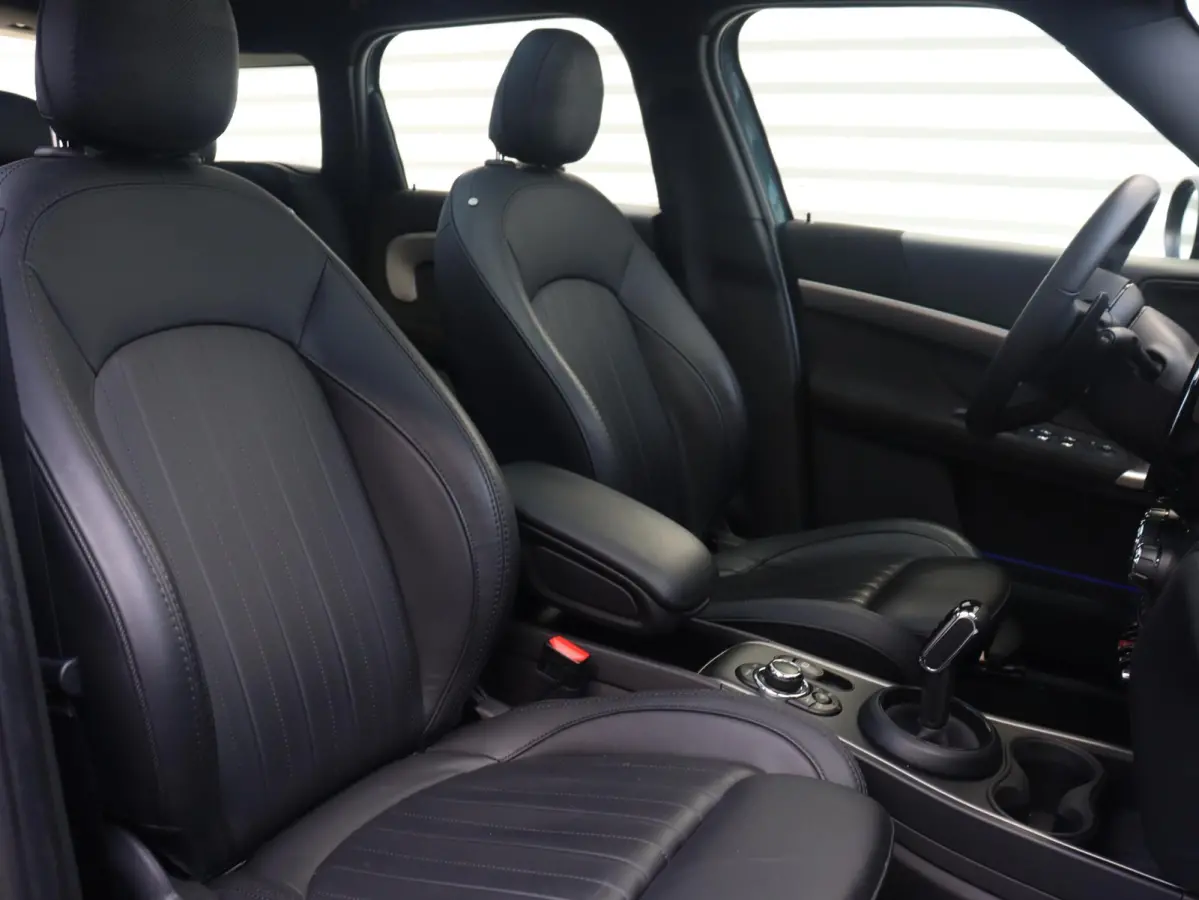 Cooper S | Rockingham GT Edition | John Cooper Works | Panodak | Harman Kardon | Head-Up | Elektr. Stoelen | Comfort Access | Apple Carplay | 19'' LMV